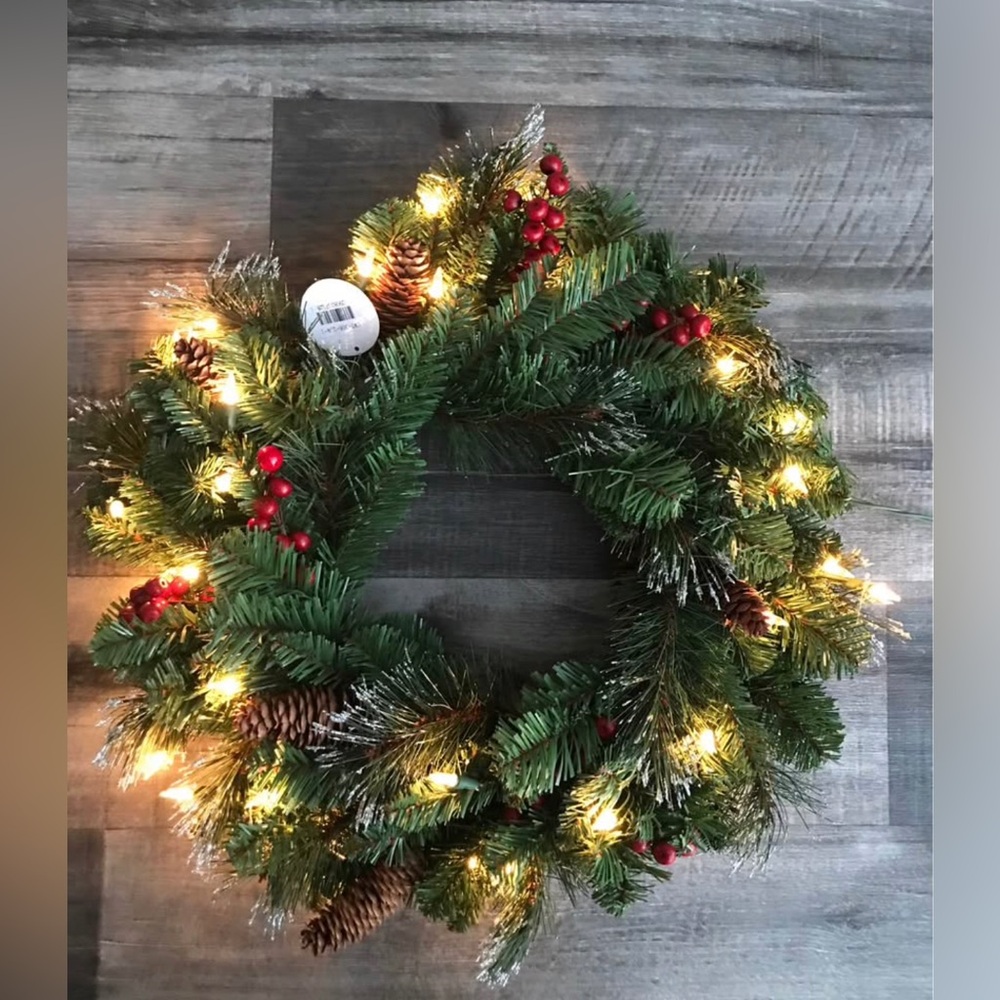 New National Tree Company 20 in. Artificial Crestwood Spruce Wreath with Silver